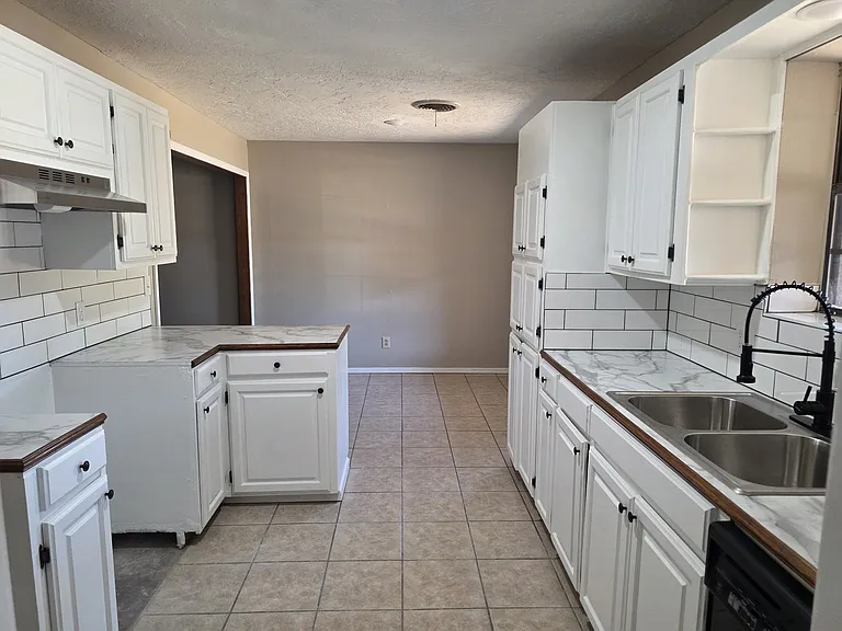 914 Northgate Ave — Photo 4