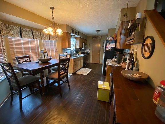 4th image of 3075 Penton St