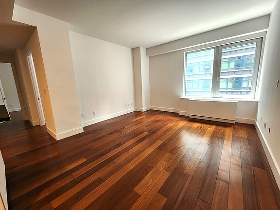 5th image of 4427 Purves St APT 5B