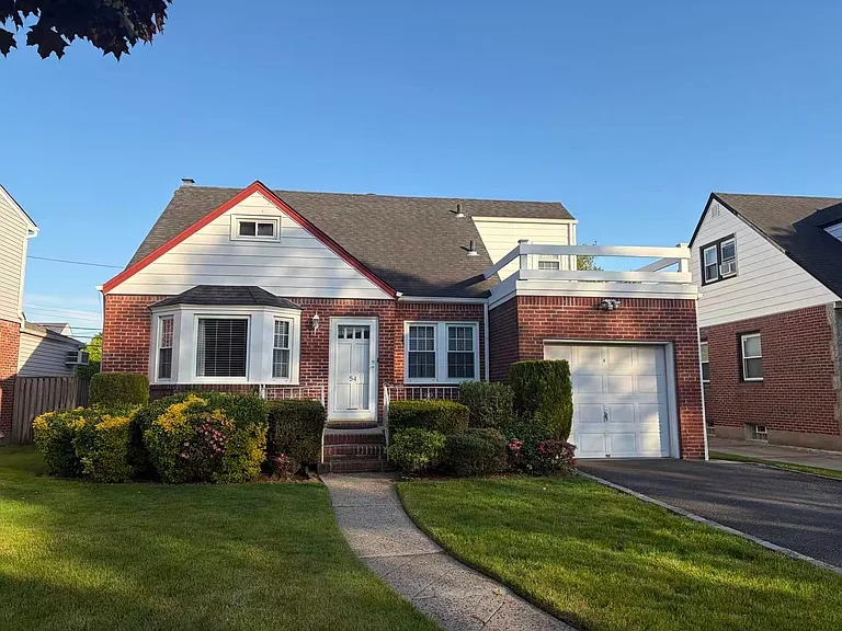 54 Aberdeen Rd — Photo 1