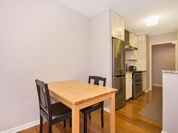 5th image of 25 Rockledge Ave
