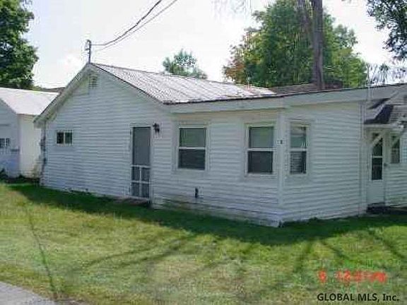 2nd image of 5 School House Way