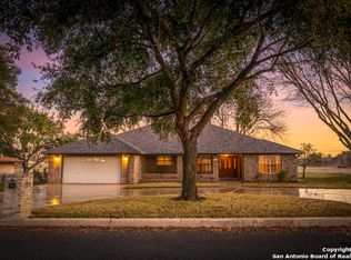 123 Hillcrest Dr, La Vernia, TX 78121