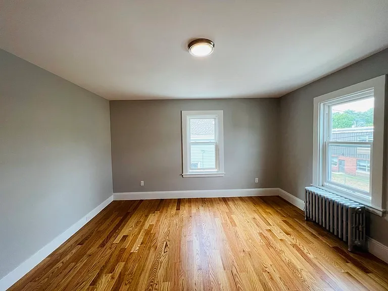 21-23 Caledonia Ave #21 — Photo 11