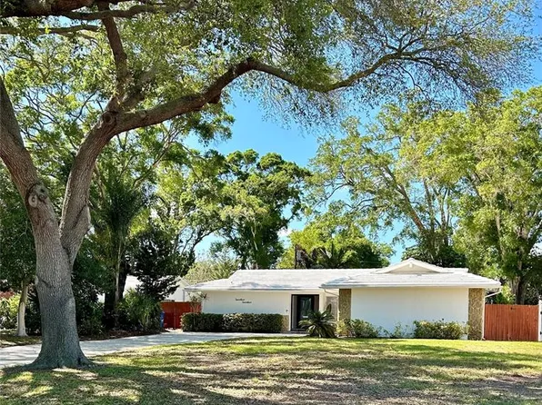 1717 Anastasia Way S, Saint Petersburg, FL 33712