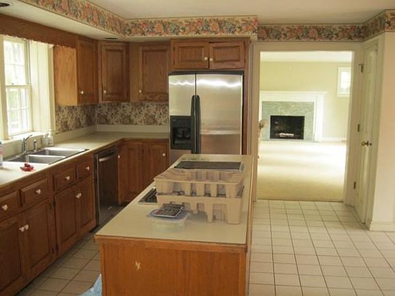 4th image of 25 Headwaters Ln