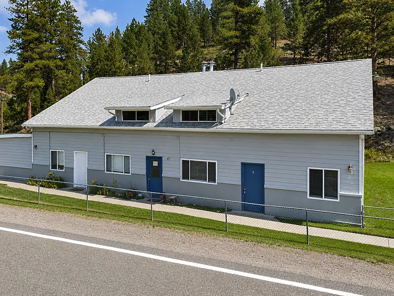 470 Hwy 282 - Clancy 4-Plex — Photo 1