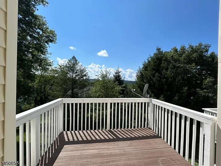 2501 Vantage Ct — Photo 18
