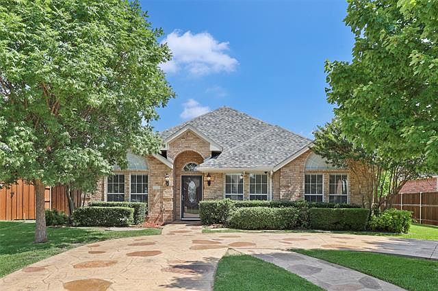 1st image of 2105 Cliffside Dr