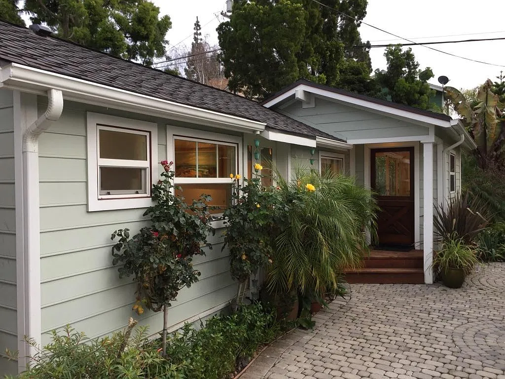 781 1/2 Peach St — Photo 3
