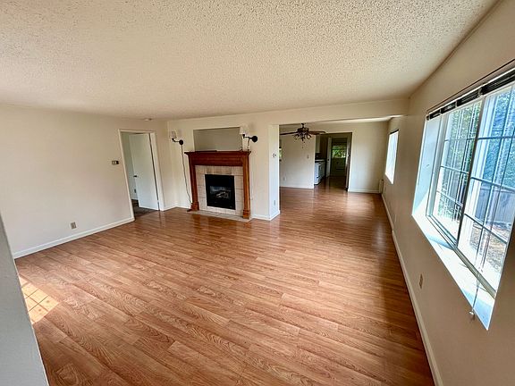 2nd image of 1817 Leland Dr