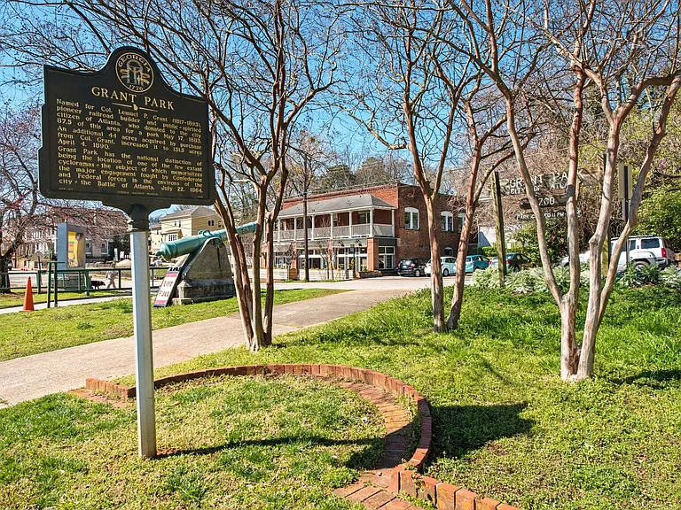 623 Cherokee Ave SE — Photo 46