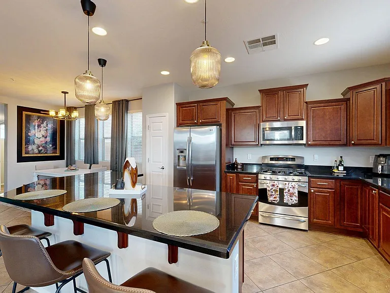 3272 E Meadowview Dr — Photo 10