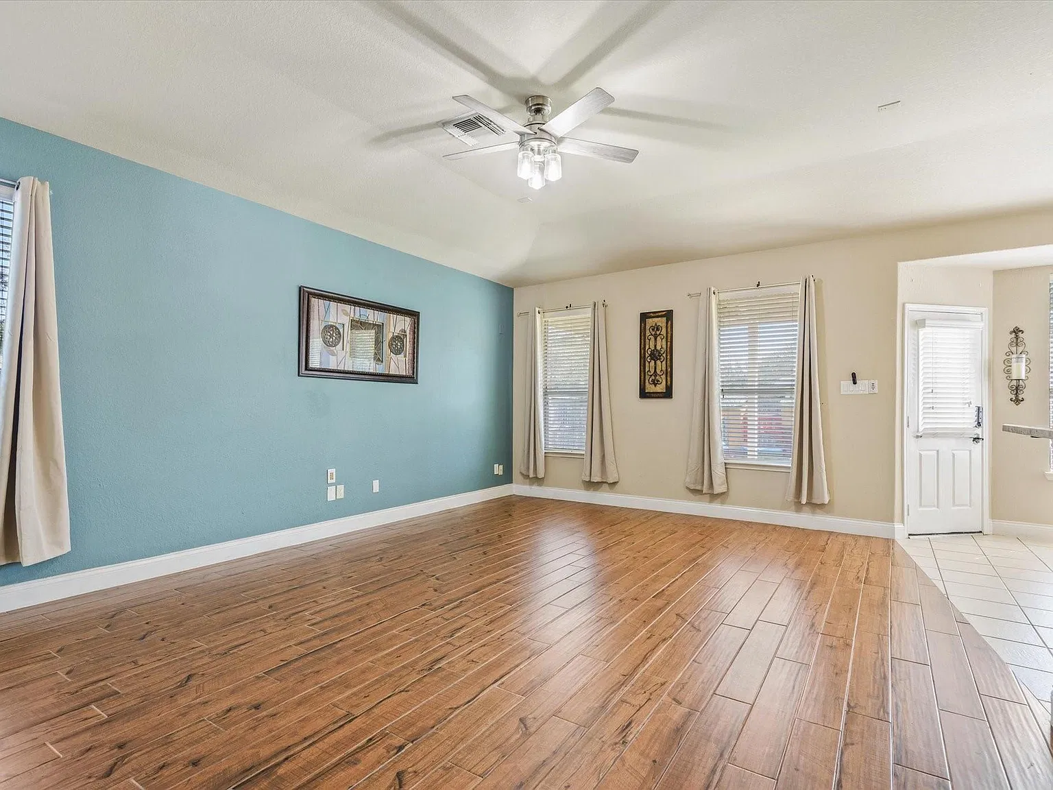 3 bed, 2.0 bath, 1551 sqft, $2,000 — Photo 4