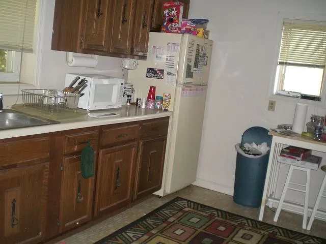 1 bed, 1.5 bath, 800 sqft, $925 — Photo 2