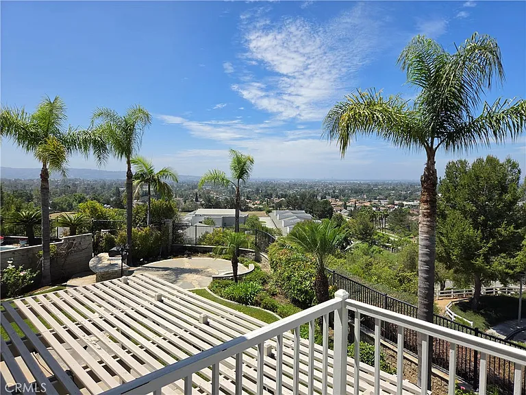 17568 Cloverdale Way — Photo 28