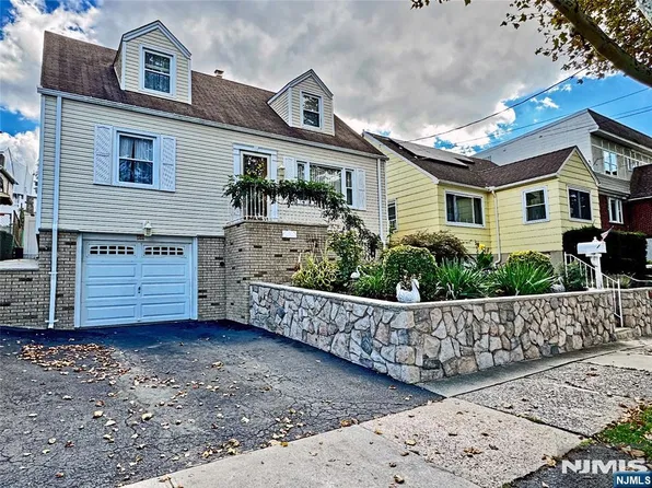 32 William Street, Kearny, NJ 07032