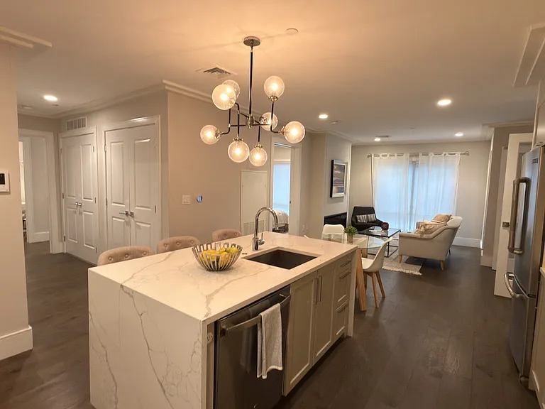 214 Market St #301 — Photo 4