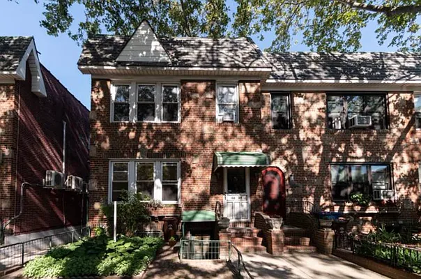 Rented by RealTegrity NY LLC | media 97