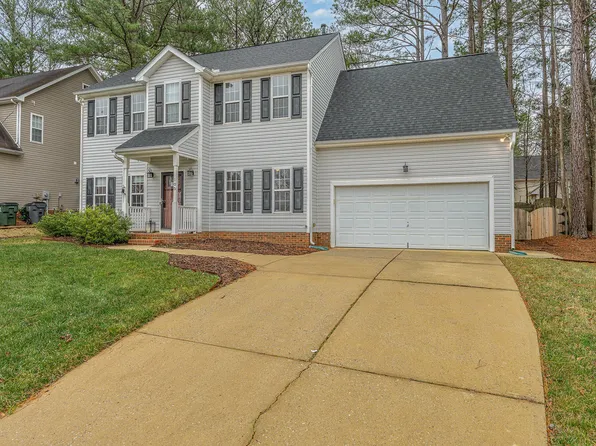 105 Bottlebrush Ct, Holly Springs, NC 27540