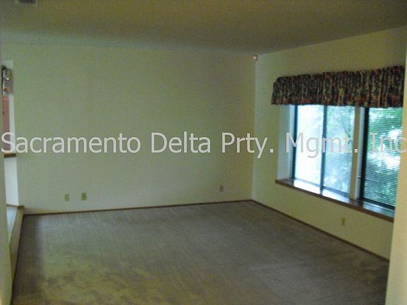 3rd image of 8645 Gaines Ave