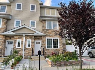 63 Hall Ave, Staten Island, NY 10314