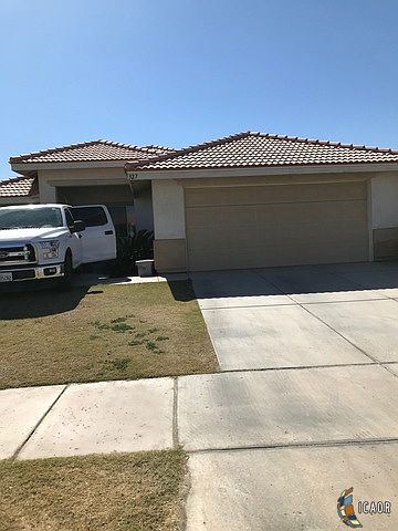 1st image of 327 Willow Bend Dr