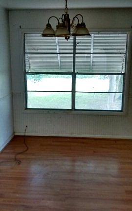 5th image of 916 E Jim Hogg Ave