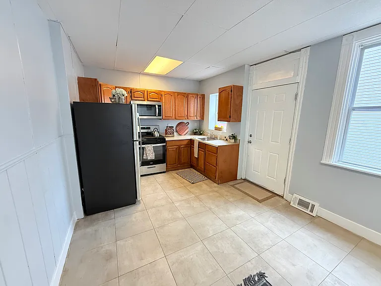 619 Poplar St — Photo 6