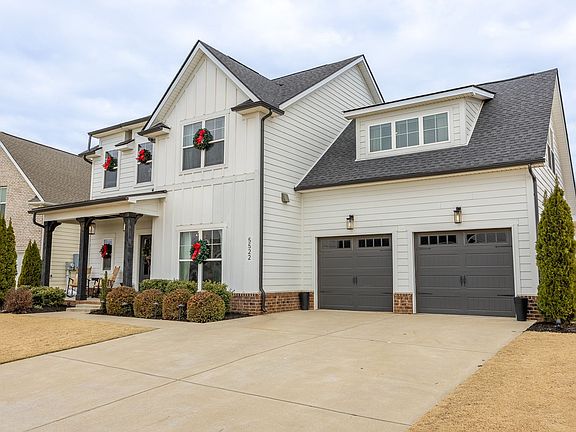 2nd image of 5522 Willoughby Way