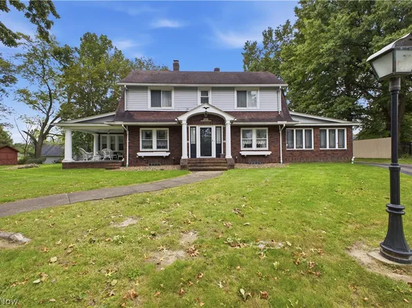 24 Overlook Blvd, Struthers, OH 44471