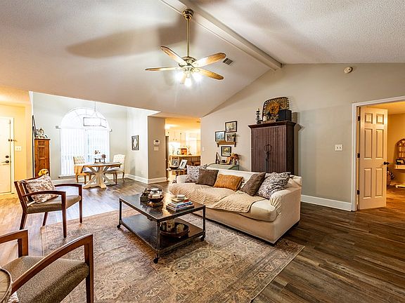 3rd image of 189 Mayfield Dr