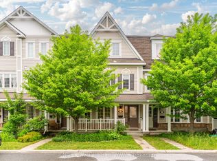 2043 Madrid Ave, Ottawa, ON K2J 0K1