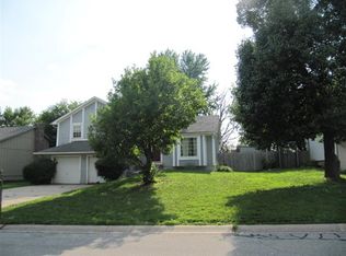 12335 S Locust Cir, Olathe, KS 66062