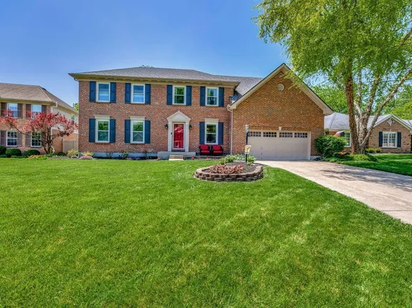 12109 Village Woods Dr, Cincinnati, OH 45241