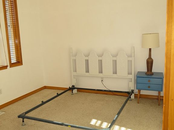3rd image of 2606 NE 91st St