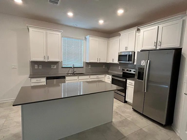 913 Laurel View Way — Photo 14