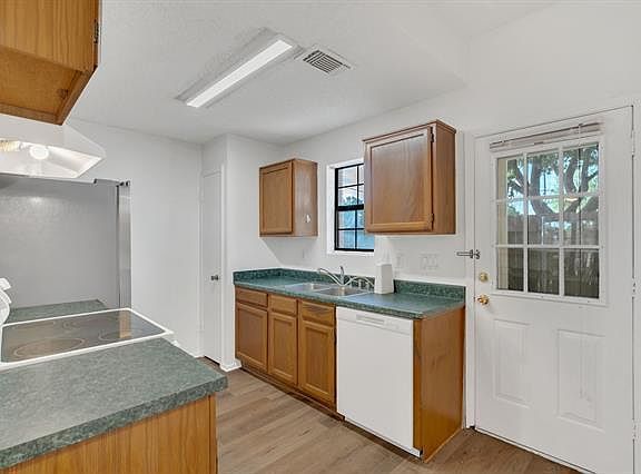 4th image of 200 Samuel Blvd #B-1