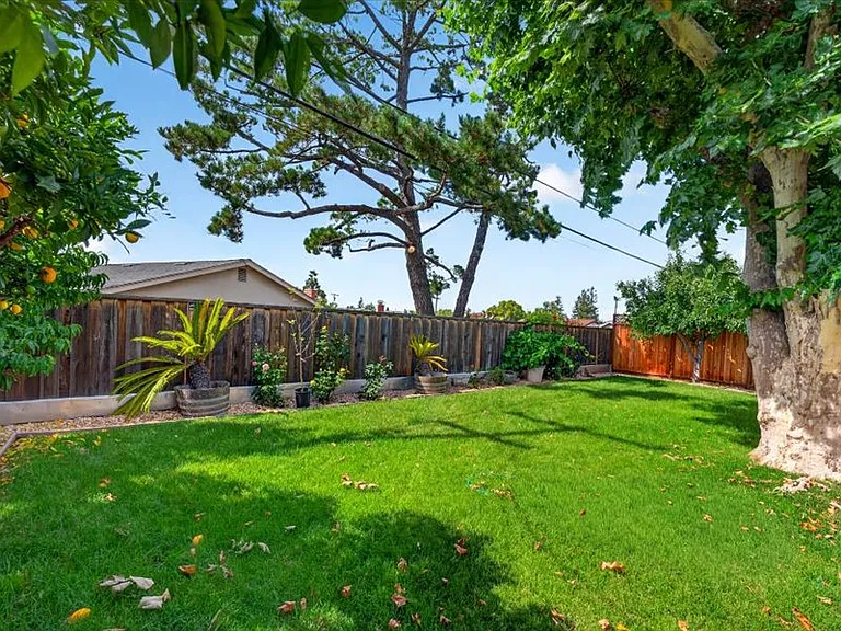 1559 Marietta Dr — Photo 42