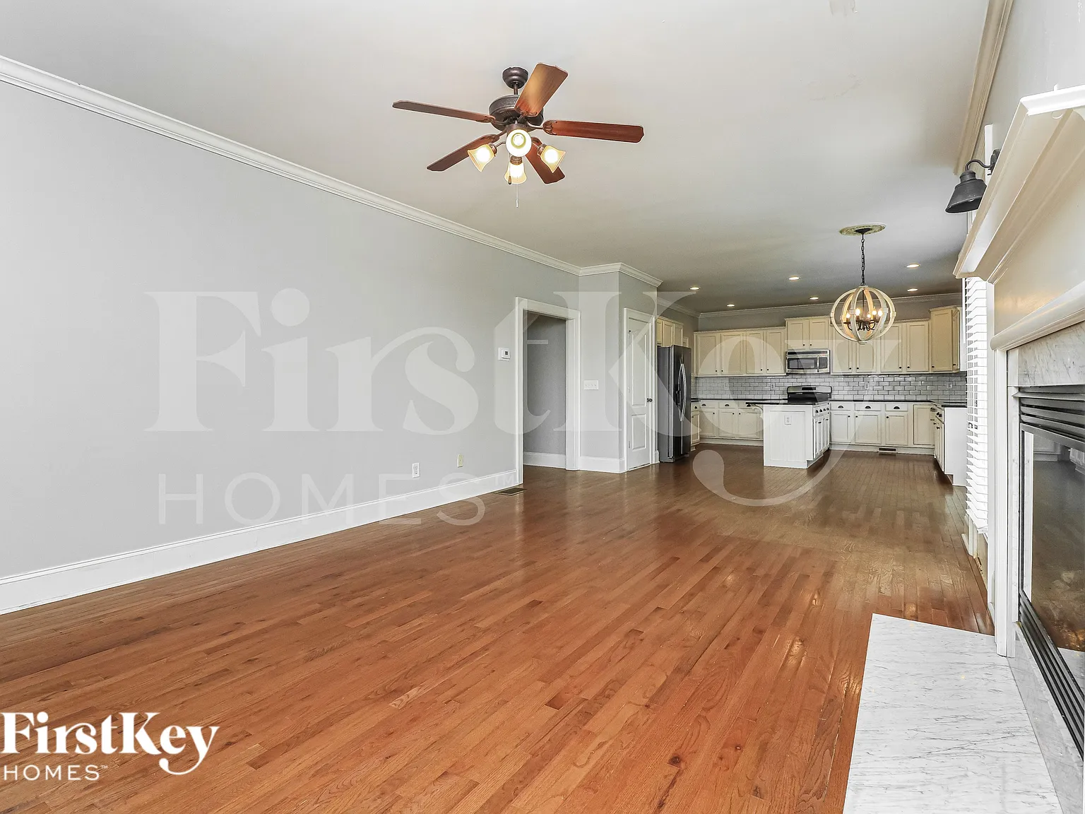 3 bed, 2.5 bath, 2460 sqft, $3,270 — Photo 3