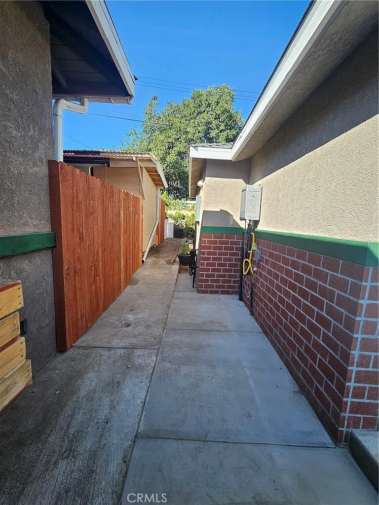 Building Photo - 16023 Mart Dr