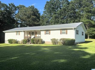 22180 Green Pine Dr, West Blocton, AL 35184