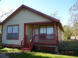 1025 2nd St, Hempstead, TX 77445