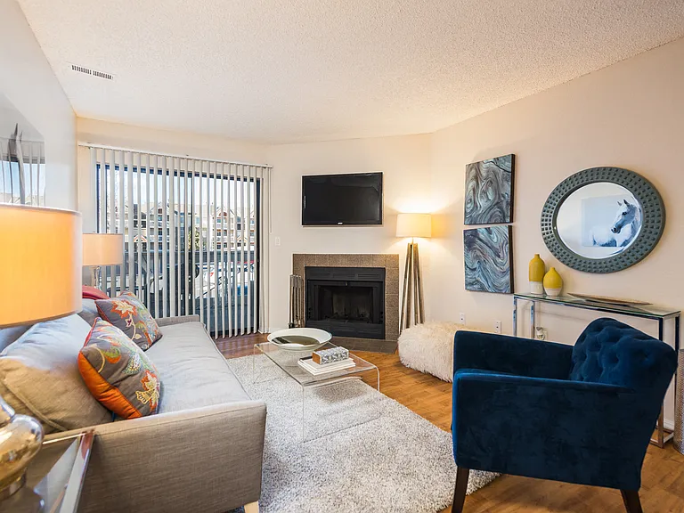 Apres Apartment Homes — Photo 6
