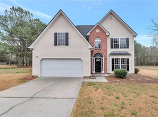 813 Winding Grove Ln, Loganville, GA 30052