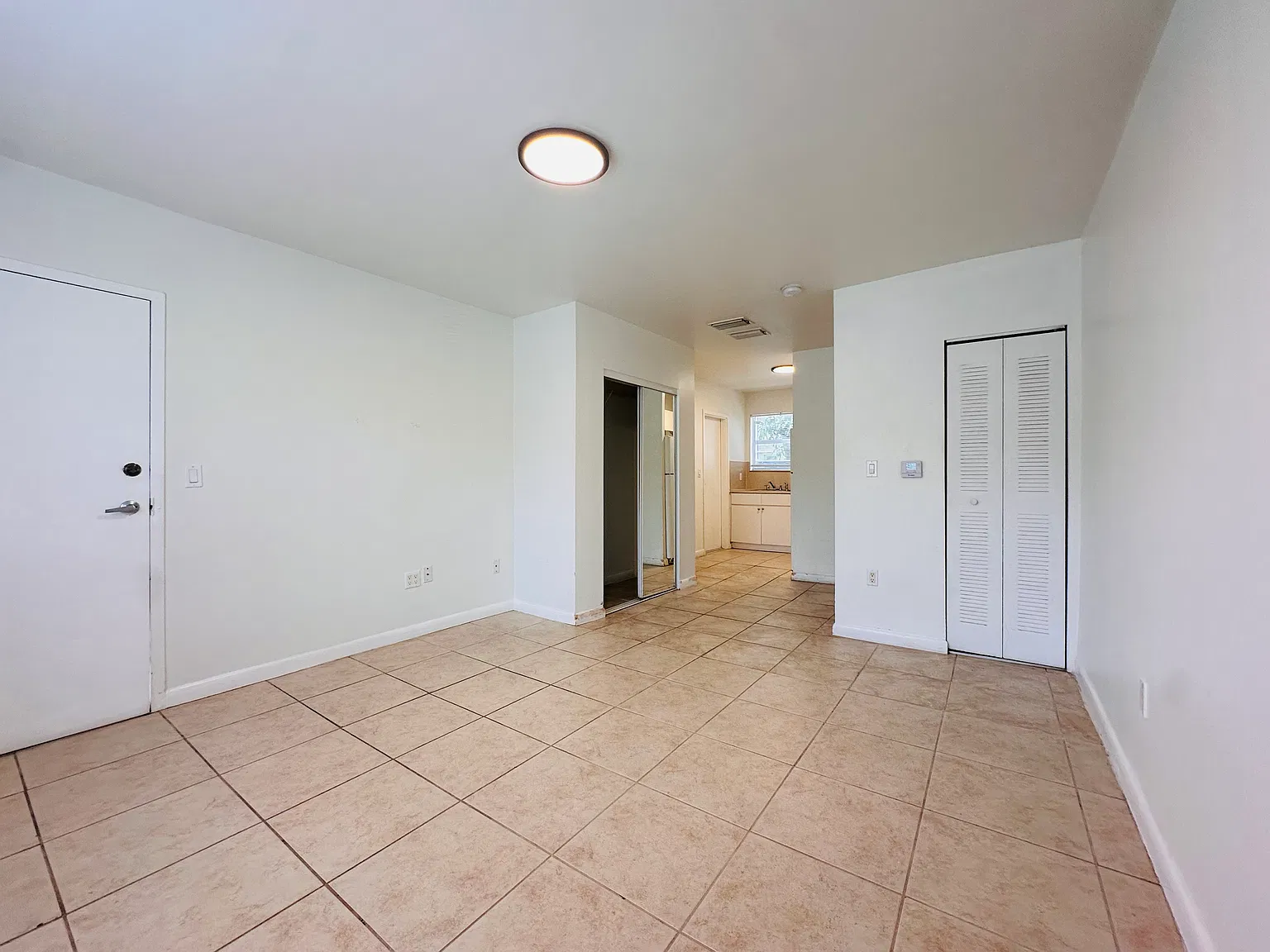 Studio, 475 sqft, $1,425 — Photo 2