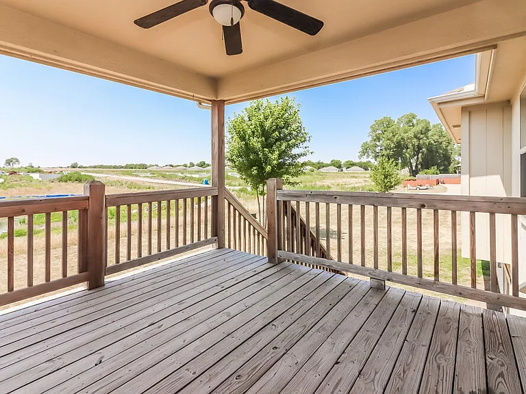 702 Hibiscus Cir — Photo 15