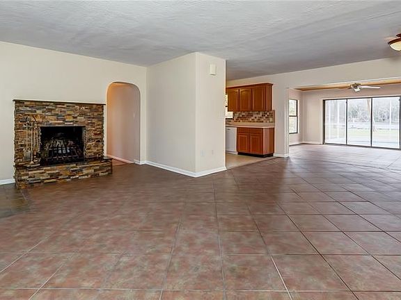 5th image of 17919 Crooked Ln