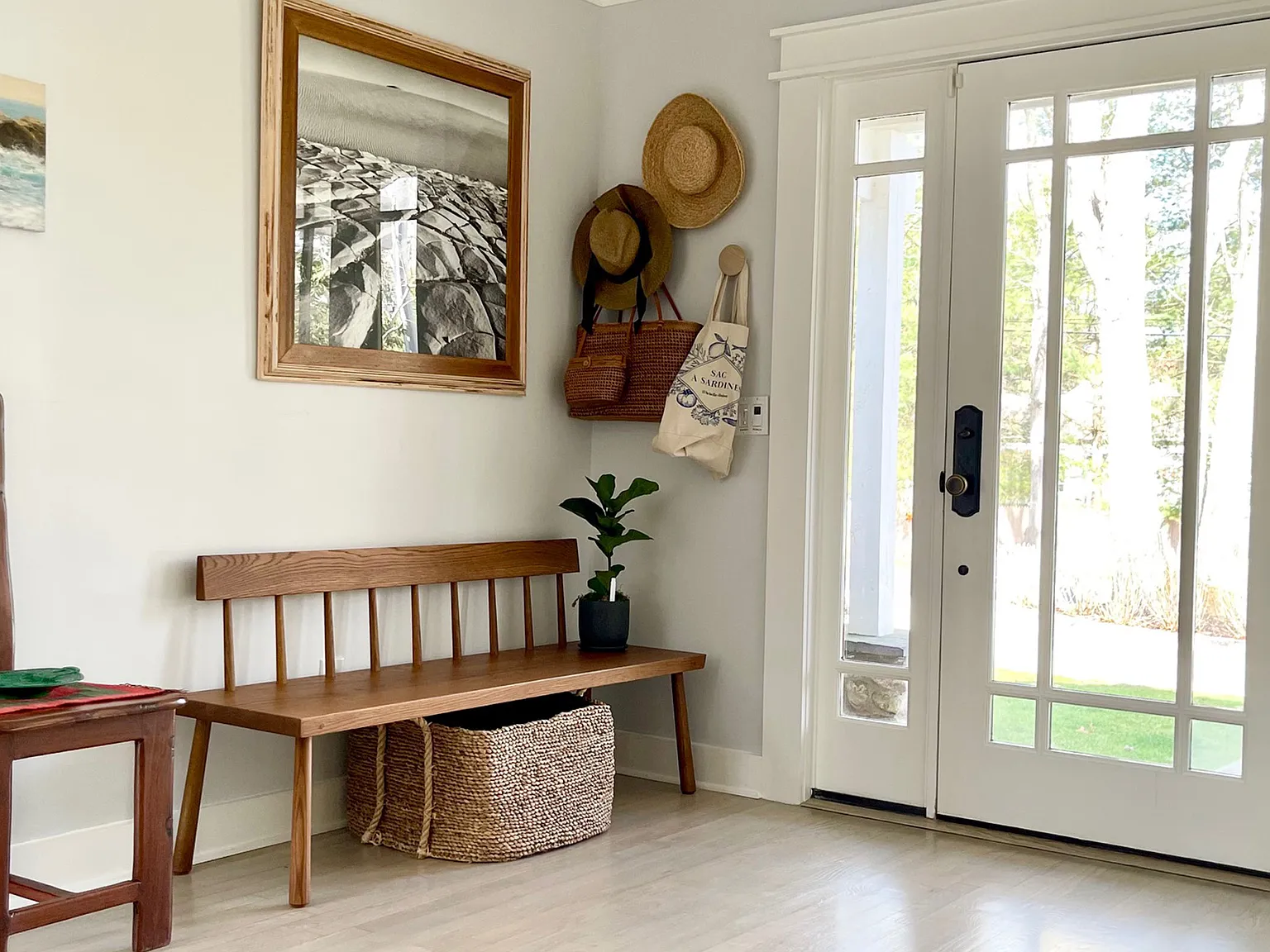 Coastal Retreat In Coveted Wainscott — Photo 3
