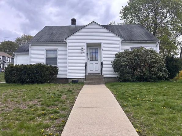 349 Oak St, Clinton, MA 01510